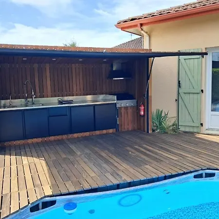Holiday home Maison Au Calme En Et Montagne Bellocq